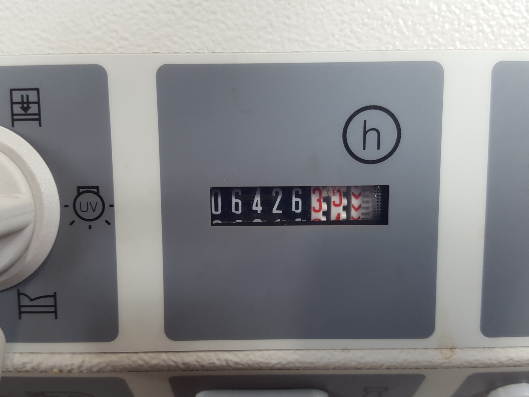 Image of Heraeus Herasafe HS-12 Class II Flow Cabinet Lab Spares or Repairs