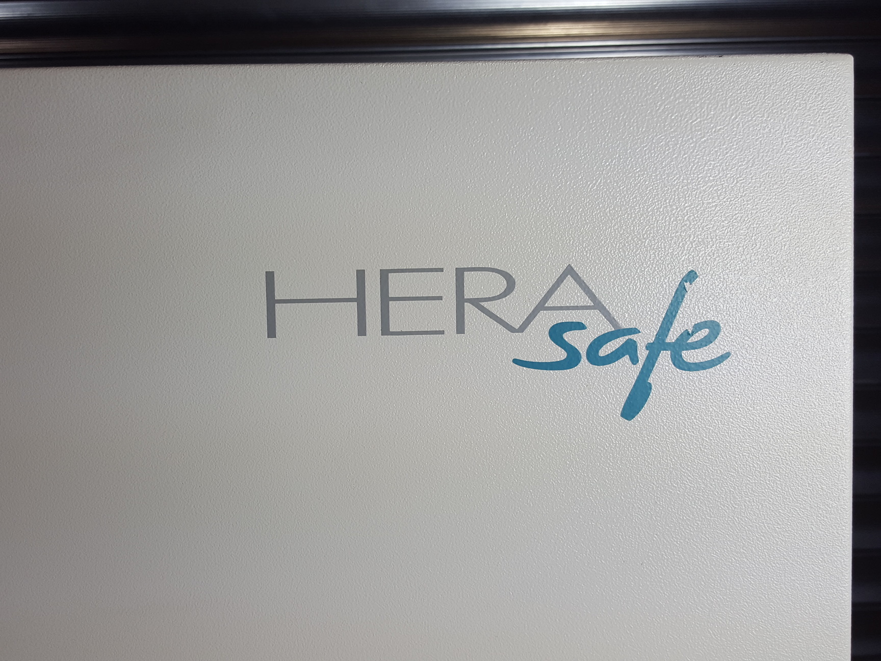Image of Heraeus Herasafe HS-12 Class II Flow Cabinet Lab Spares or Repairs