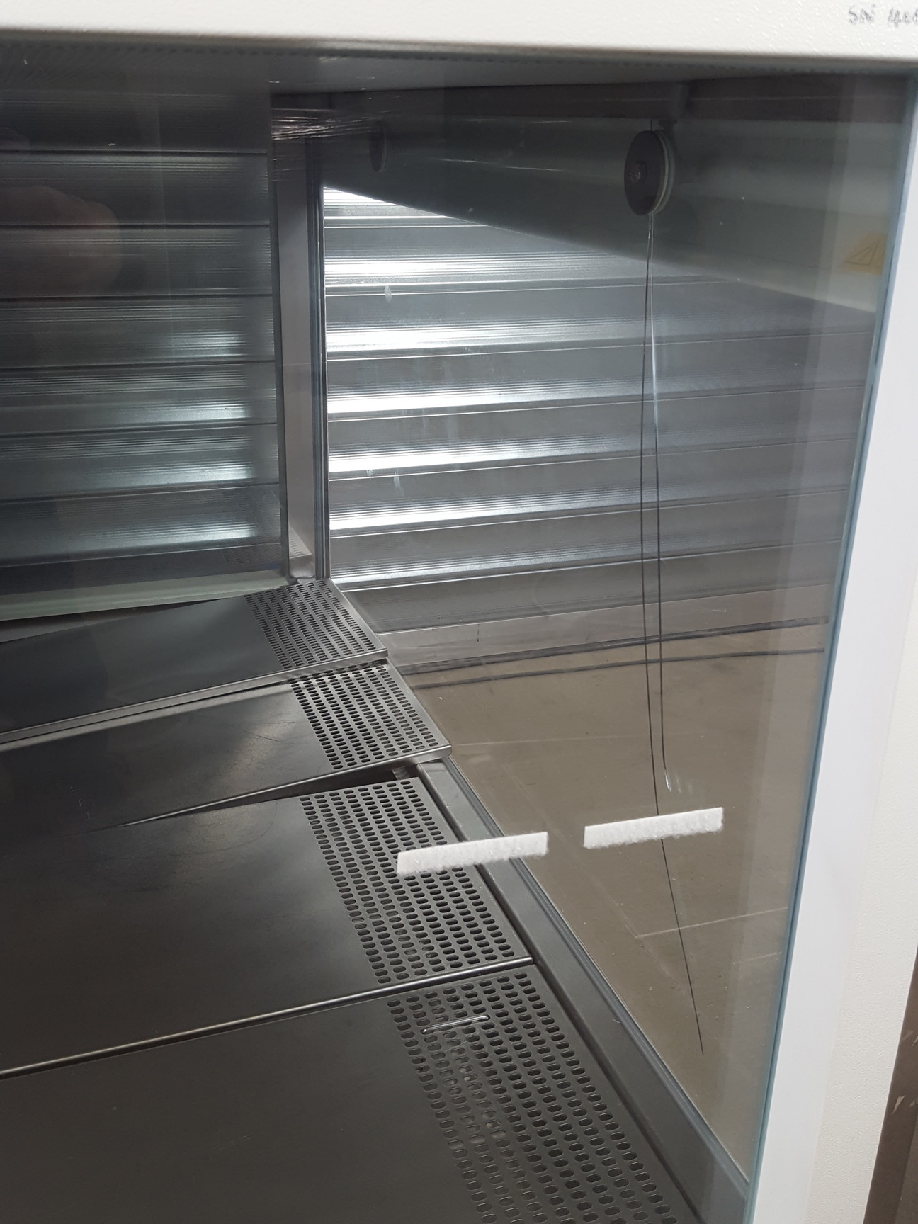Image of Heraeus Herasafe HS-12 Class II Flow Cabinet Lab Spares or Repairs