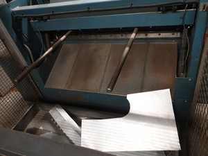 Thumbnail image of Keetona Powered Metalworking Guillotine 048076 (Max 1/8" Mild Steel Capacity)