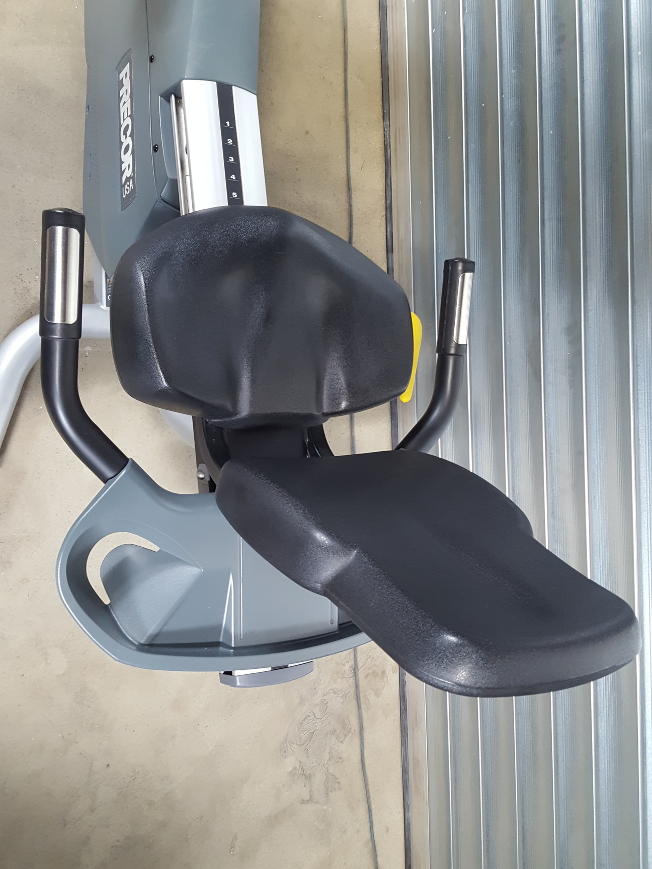 Image of Precor USA C846i Recumbent Exercise Bike Commercial Gym