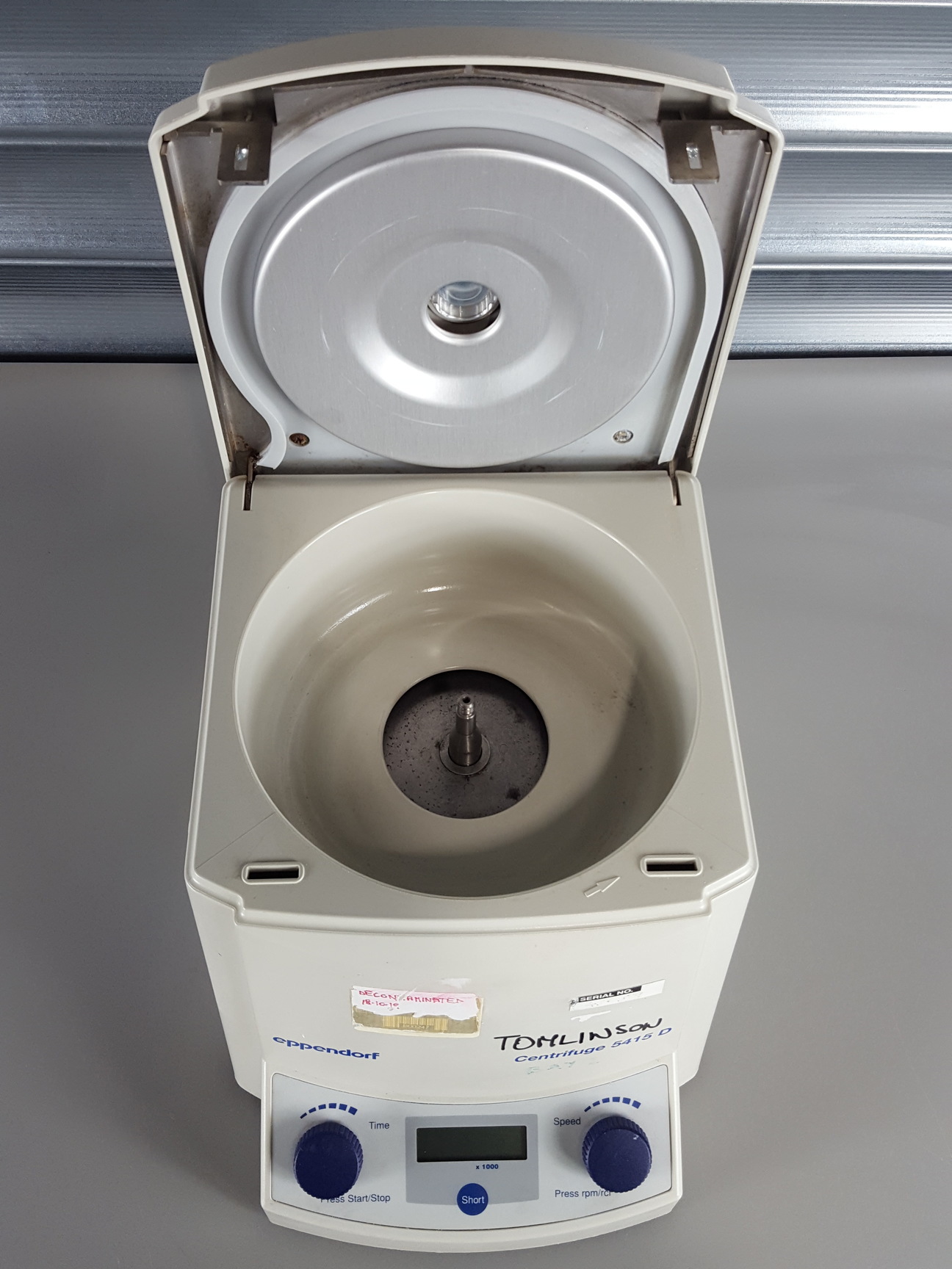 Eppendorf 5415 D Centrifuge AG 22331 Spares or Repair Lab