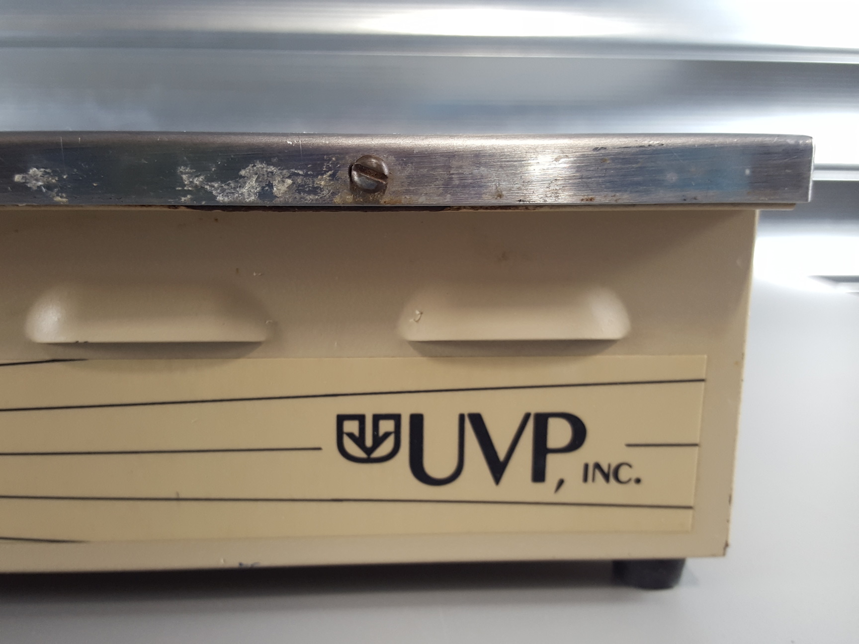 Image of UVP Chromato-Vue TM 20 UV Transilluminator Lab