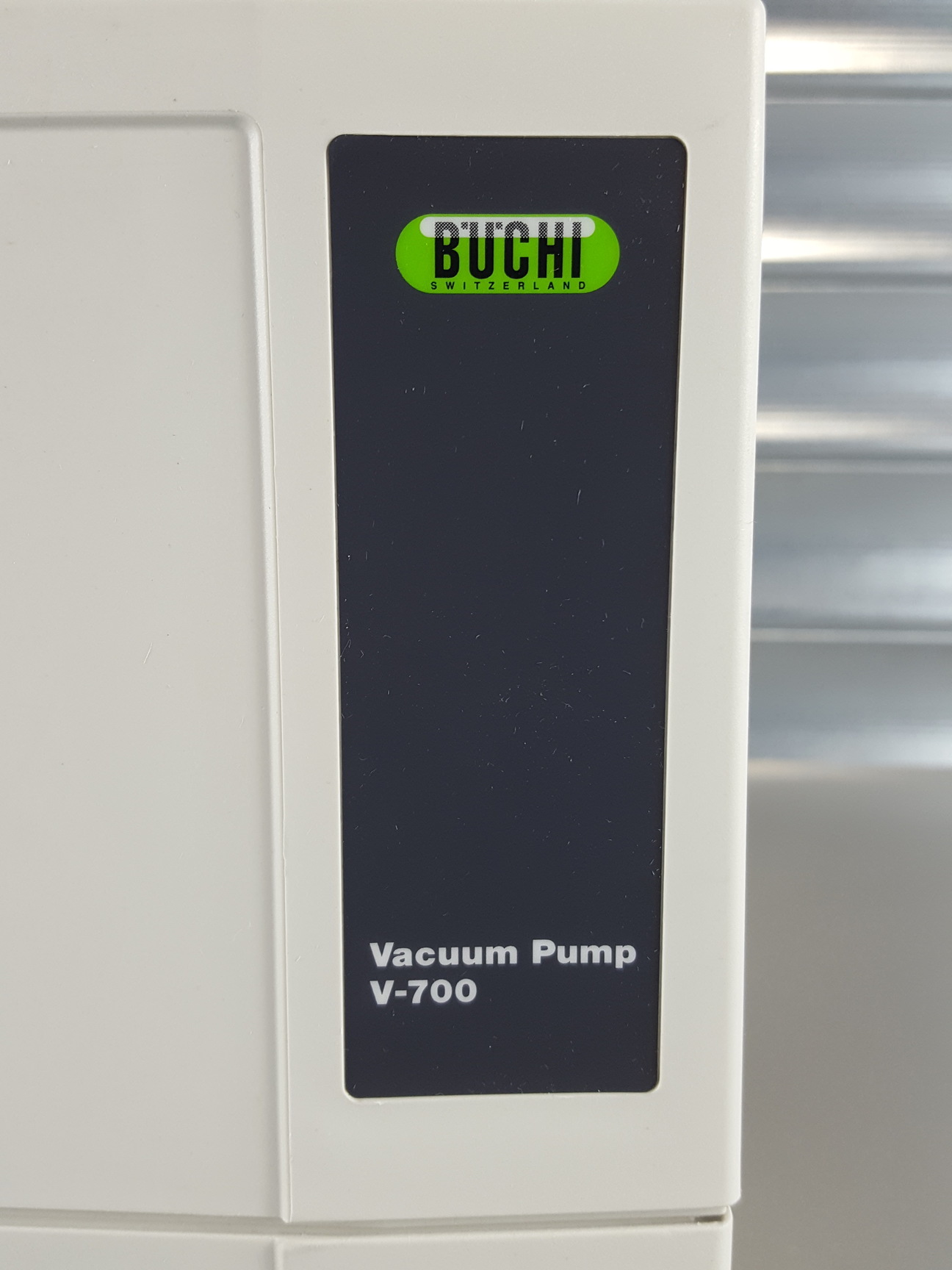 Image of Buchi CH-9230 V-700 Vacuum Pump + V-850 Vacuum Controller Lab