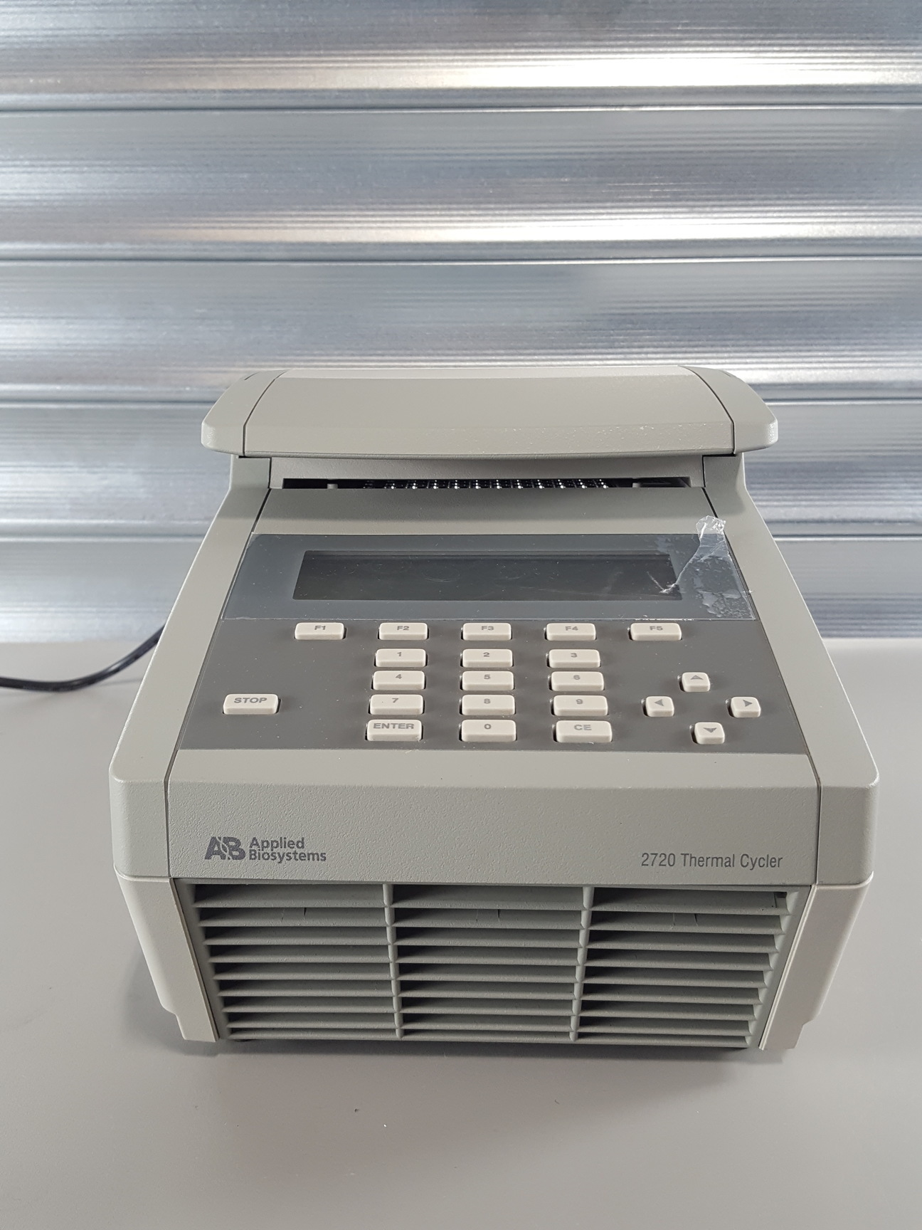Image of Applied Biosystems 2720 Benchtop PCR Thermal Cycler Lab