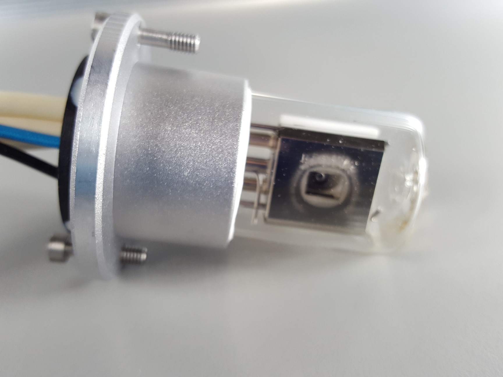 Image of Waters P/N 402000351 UV/Vis Detector Deuterium Lamp Lab