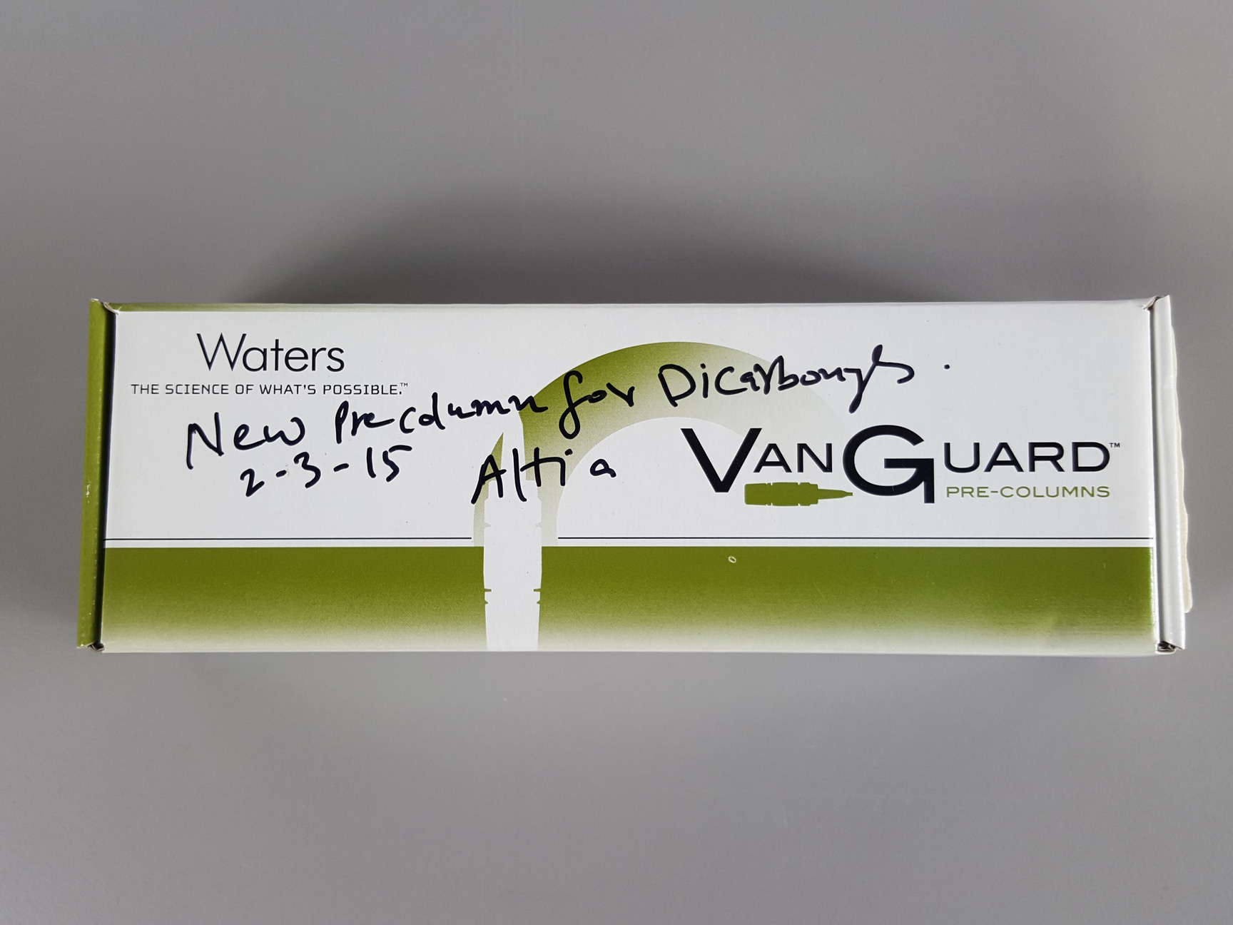Image of Waters Acquity BEH C18 1.7um VanGuard Pre-Column 3/Pk 2.1 x 5mm HPLC 186003975