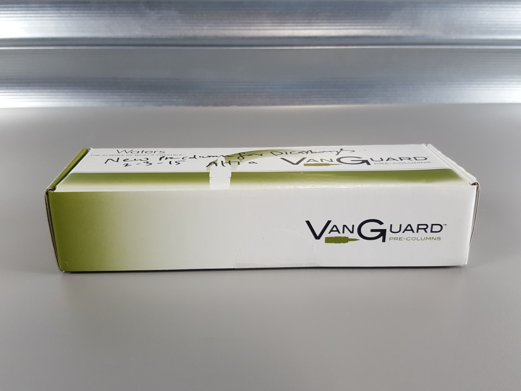 Image of Waters Acquity BEH C18 1.7um VanGuard Pre-Column 3/Pk 2.1 x 5mm HPLC 186003975