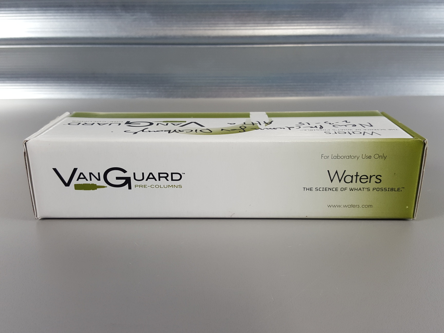 Image of Waters Acquity BEH C18 1.7um VanGuard Pre-Column 3/Pk 2.1 x 5mm HPLC 186003975