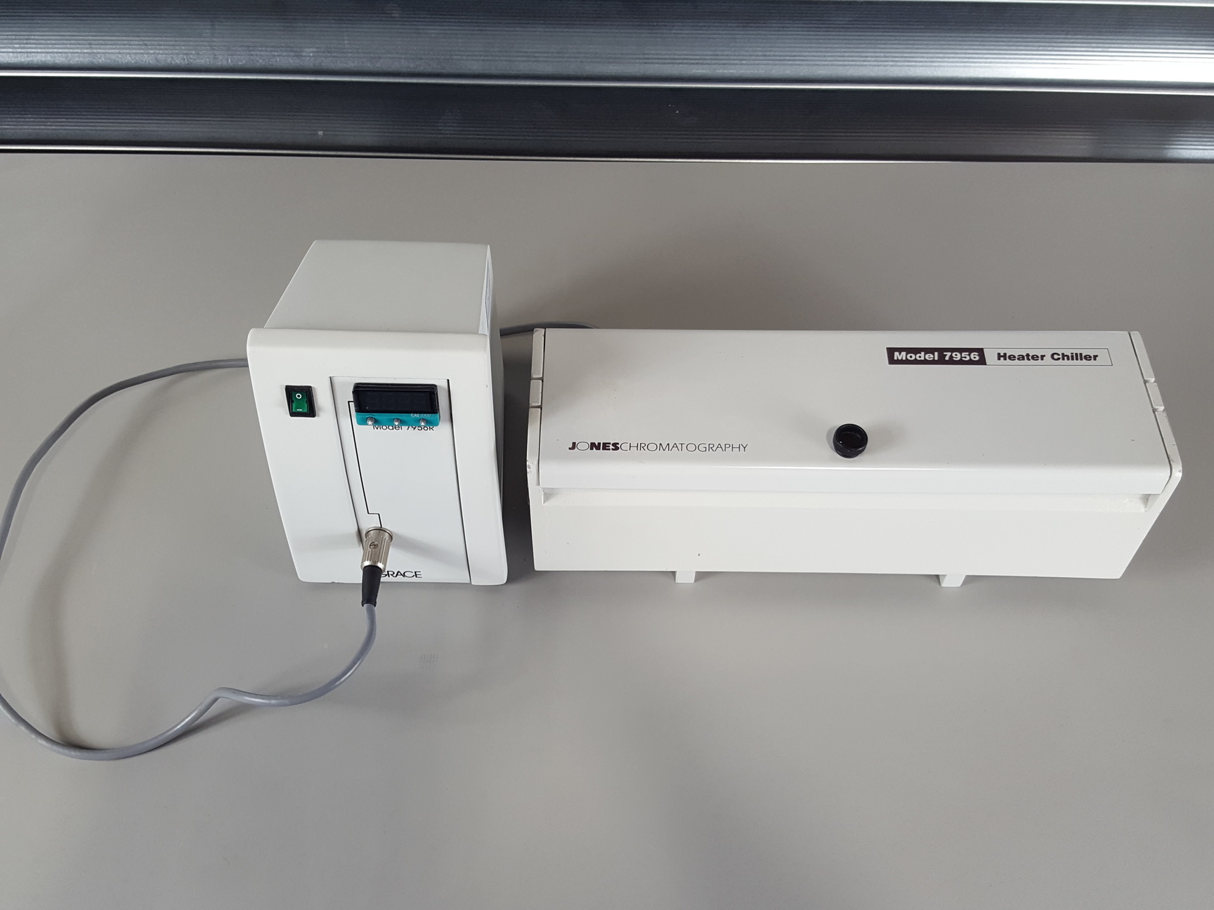 Image of Grace 7956R Controller & Jones Chromatography 7956 Column Heater / Chiller Lab