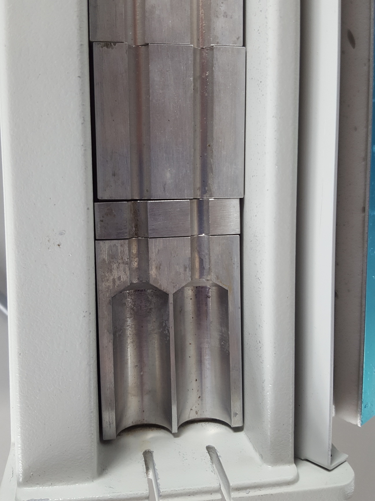 Image of Grace 7956R Controller & Jones Chromatography 7956 Column Heater / Chiller Lab