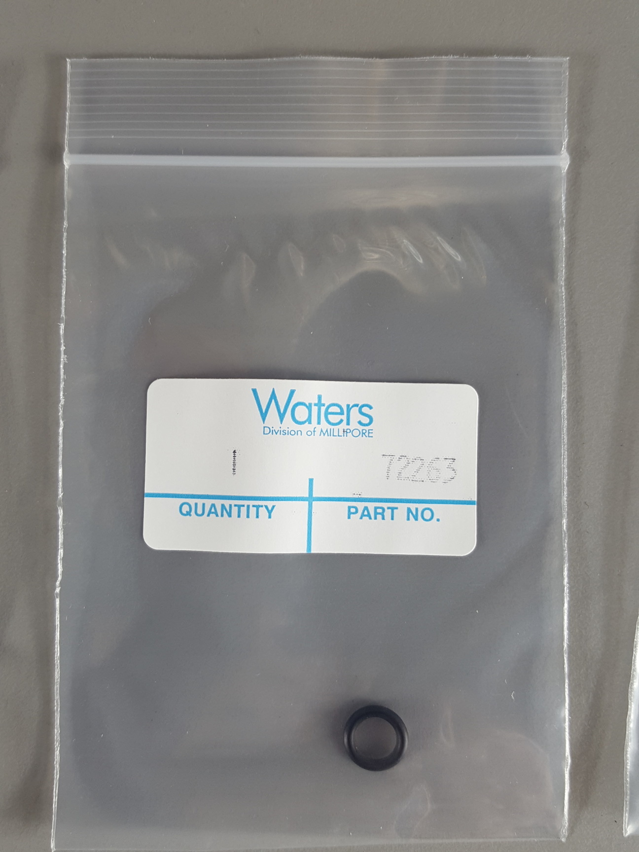 Image of 3x Waters Chromatography Columns. 2 x AP-1 P/N:21901, 1 x AP-2 P/N:27501 Lab