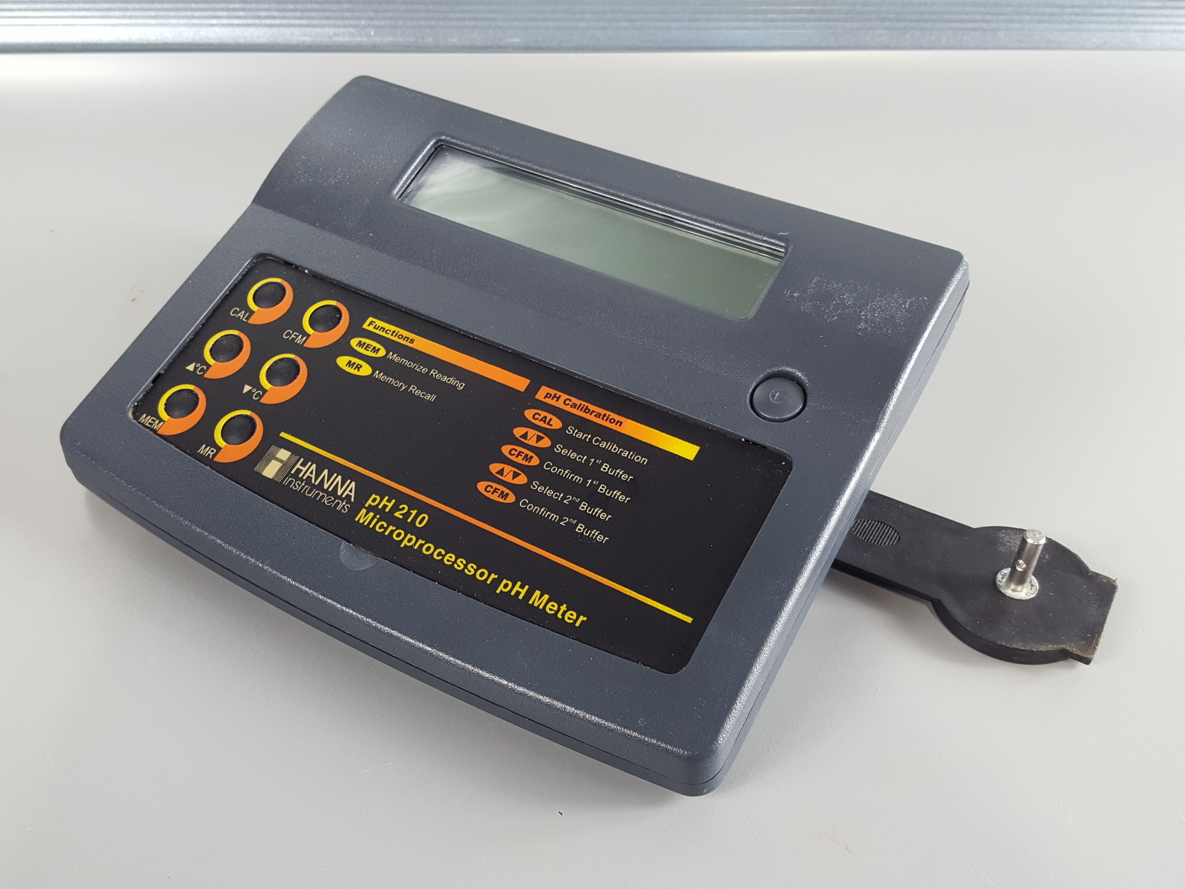 Image of Hannah Instruments PH210 Microprocessor Ph Meter Lab
