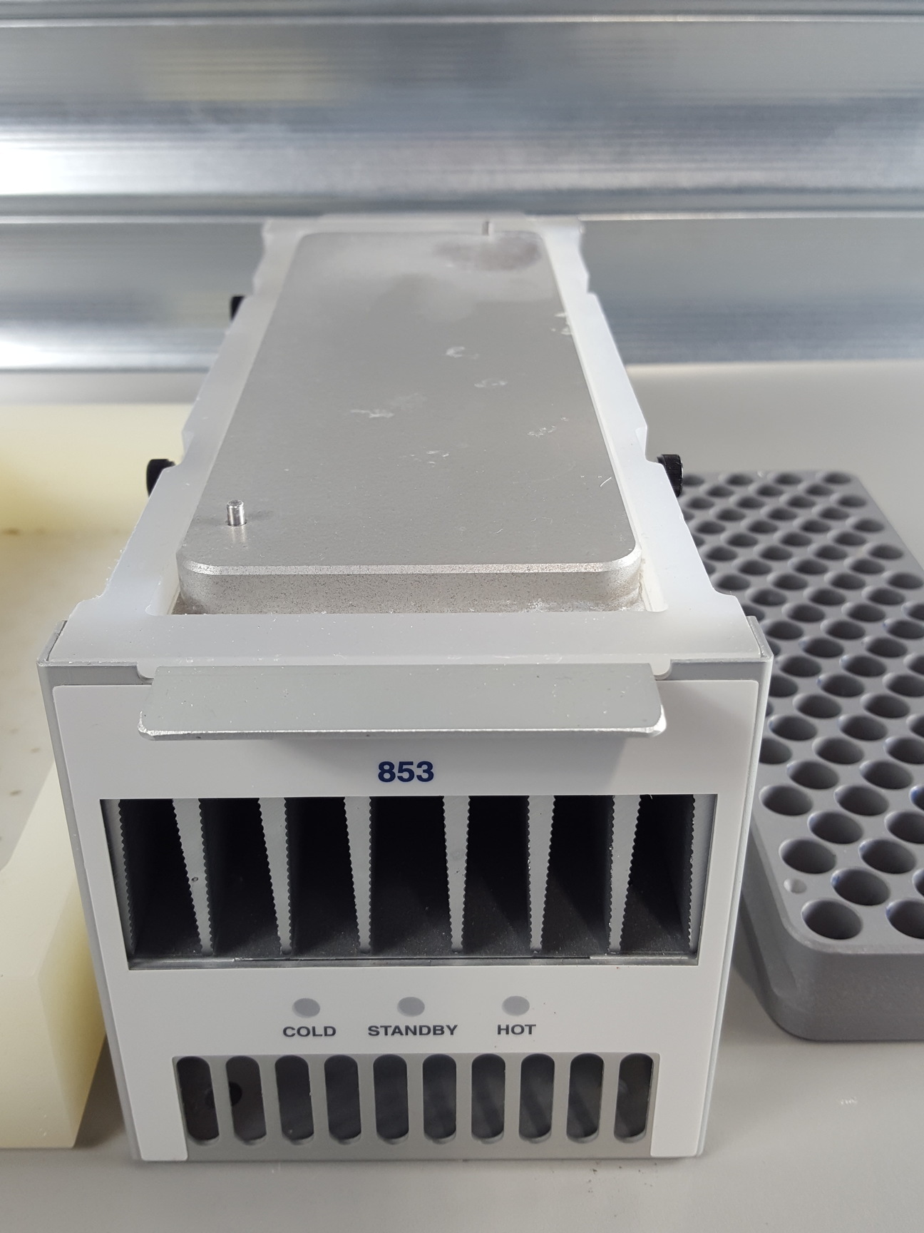 Image of Gilson 853 Peltier Heating & Cooling Rack Lab