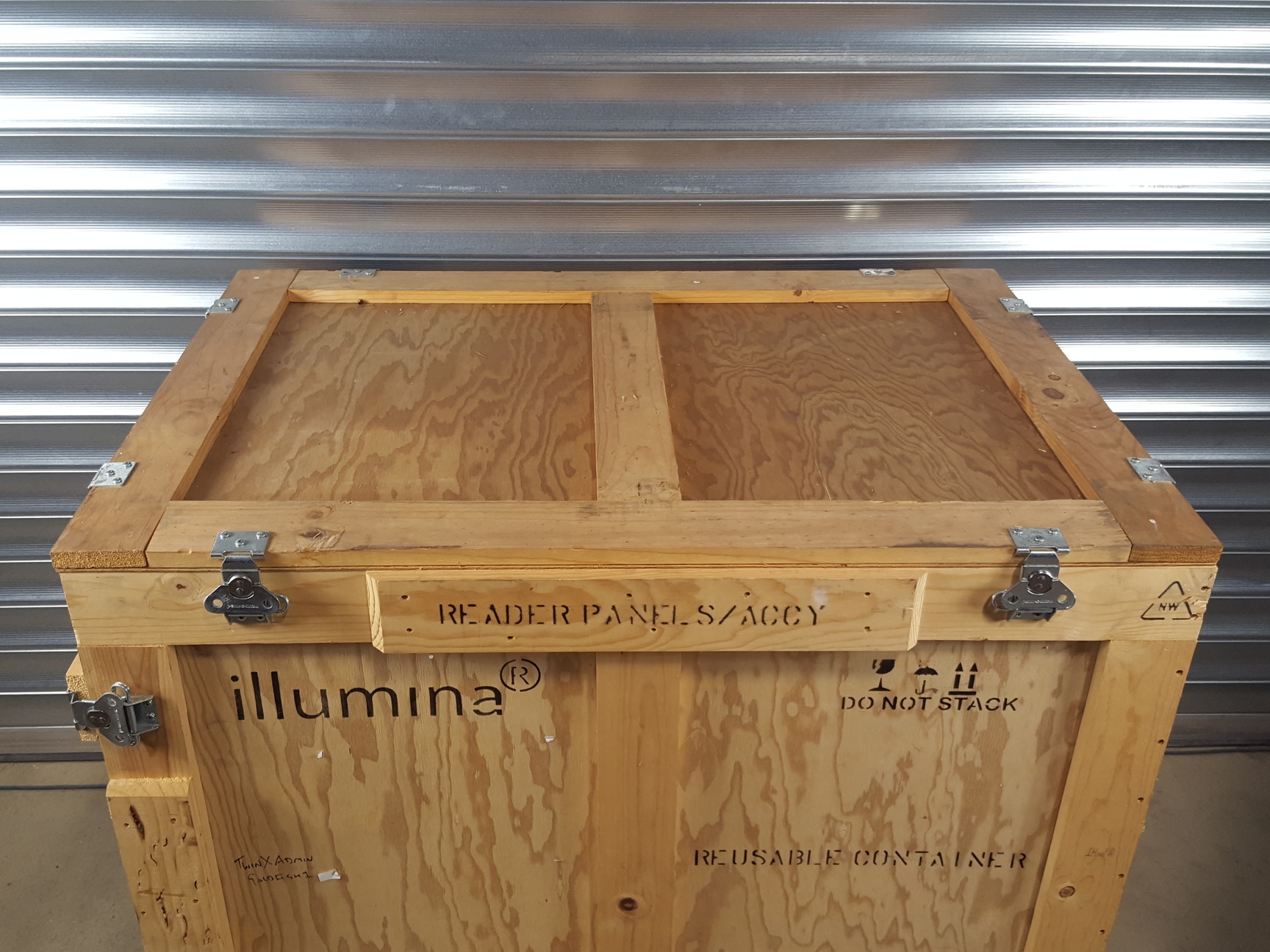 Image of Large Wooden Shipping Export Crate 109cm L x 73.5cm W x 87cm D
