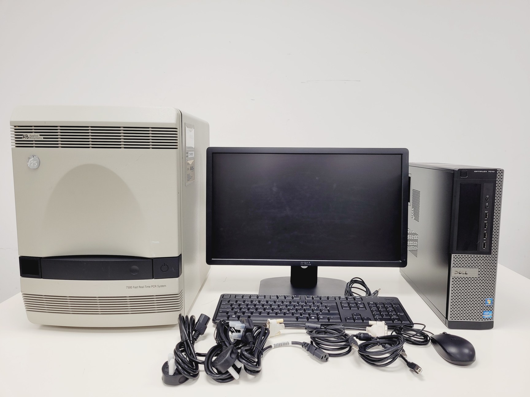 Image of Applied Biosystems AB 7500 Fast Real-Time PCR System with Dell PC & Software Lab