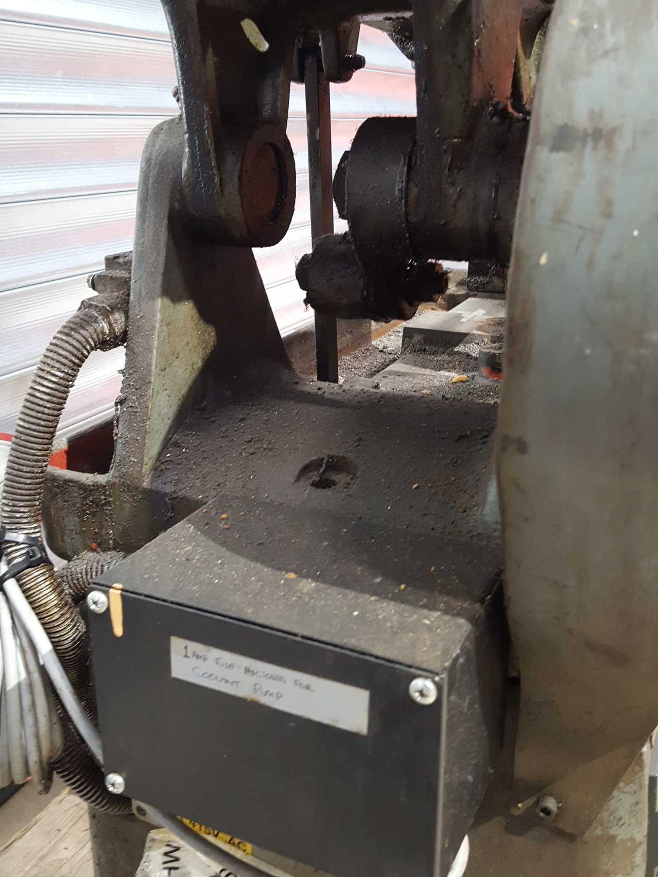 Image of Rapidor Manchester Major Donkey Saw and Coolant Pump Industrial Saw Machine
