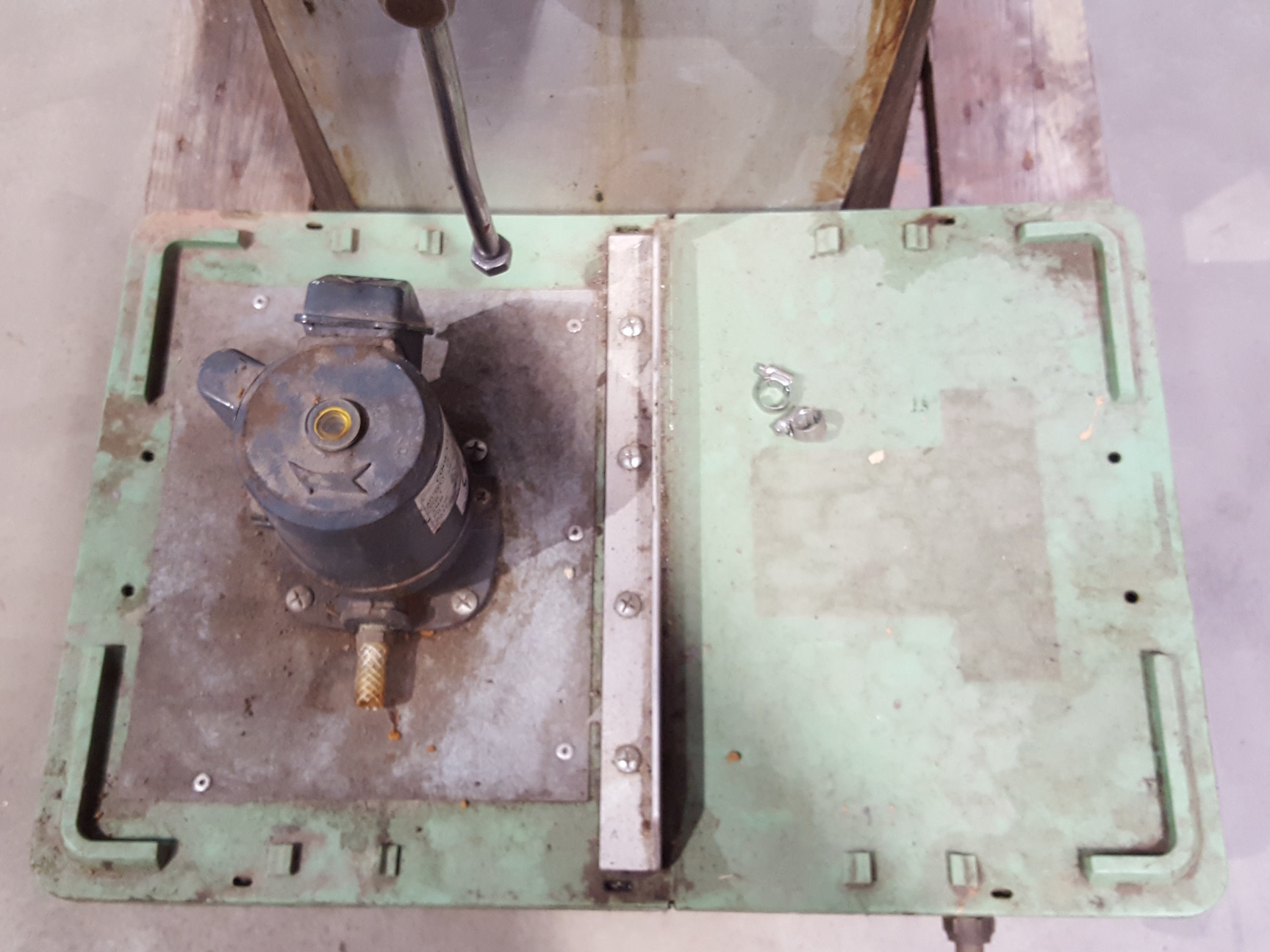 Image of Rapidor Manchester Major Donkey Saw and Coolant Pump Industrial Saw Machine