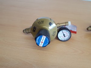 Thumbnail image of Lot of 5 GCE Multi-Stage Oxygen Gas Regulators 300bar 10bar E3CF Lab