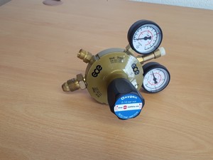 Thumbnail image of Lot of 5 GCE Multi-Stage Oxygen Gas Regulators 300bar 10bar E3CF Lab
