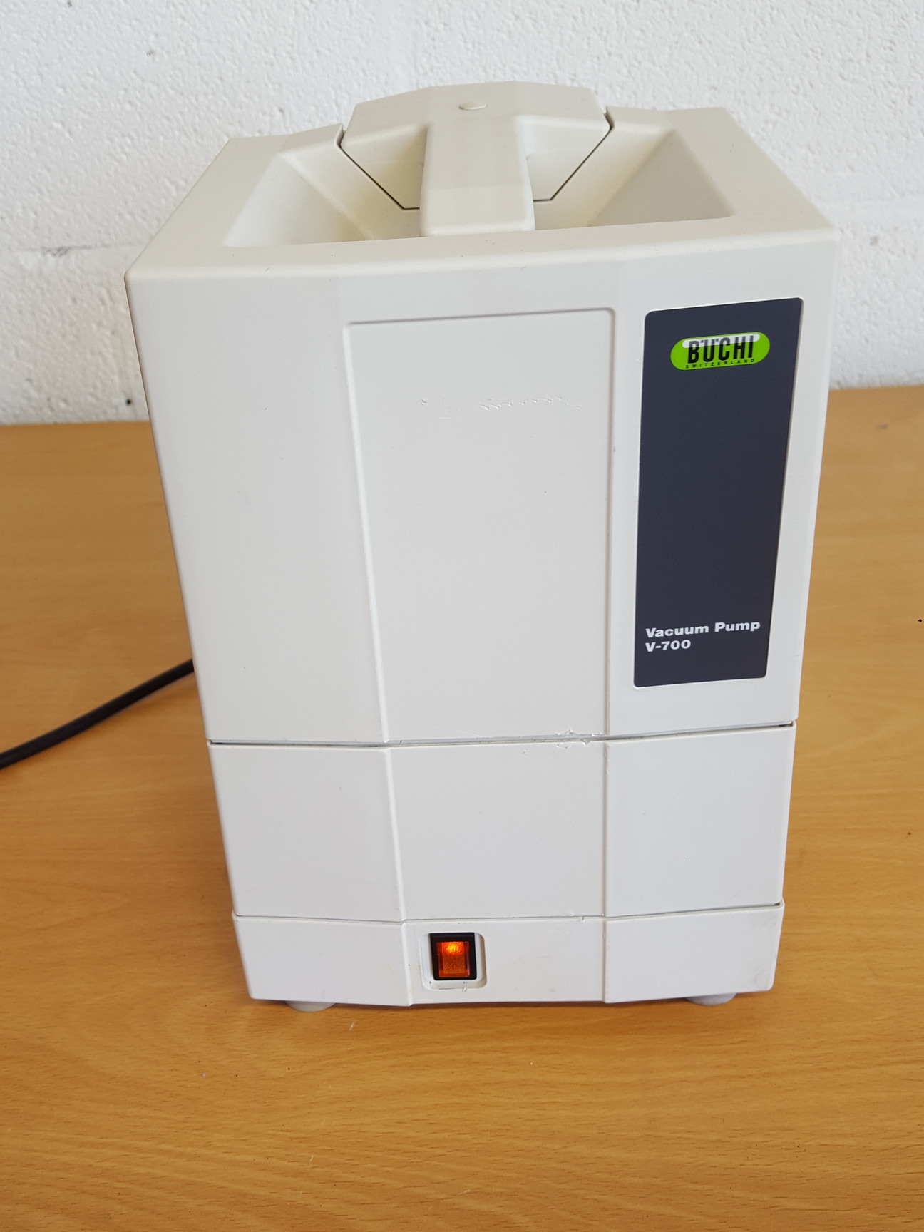 Image of Buchi V-700 Diaphragm Vacuum Pump CH-9230 Lab