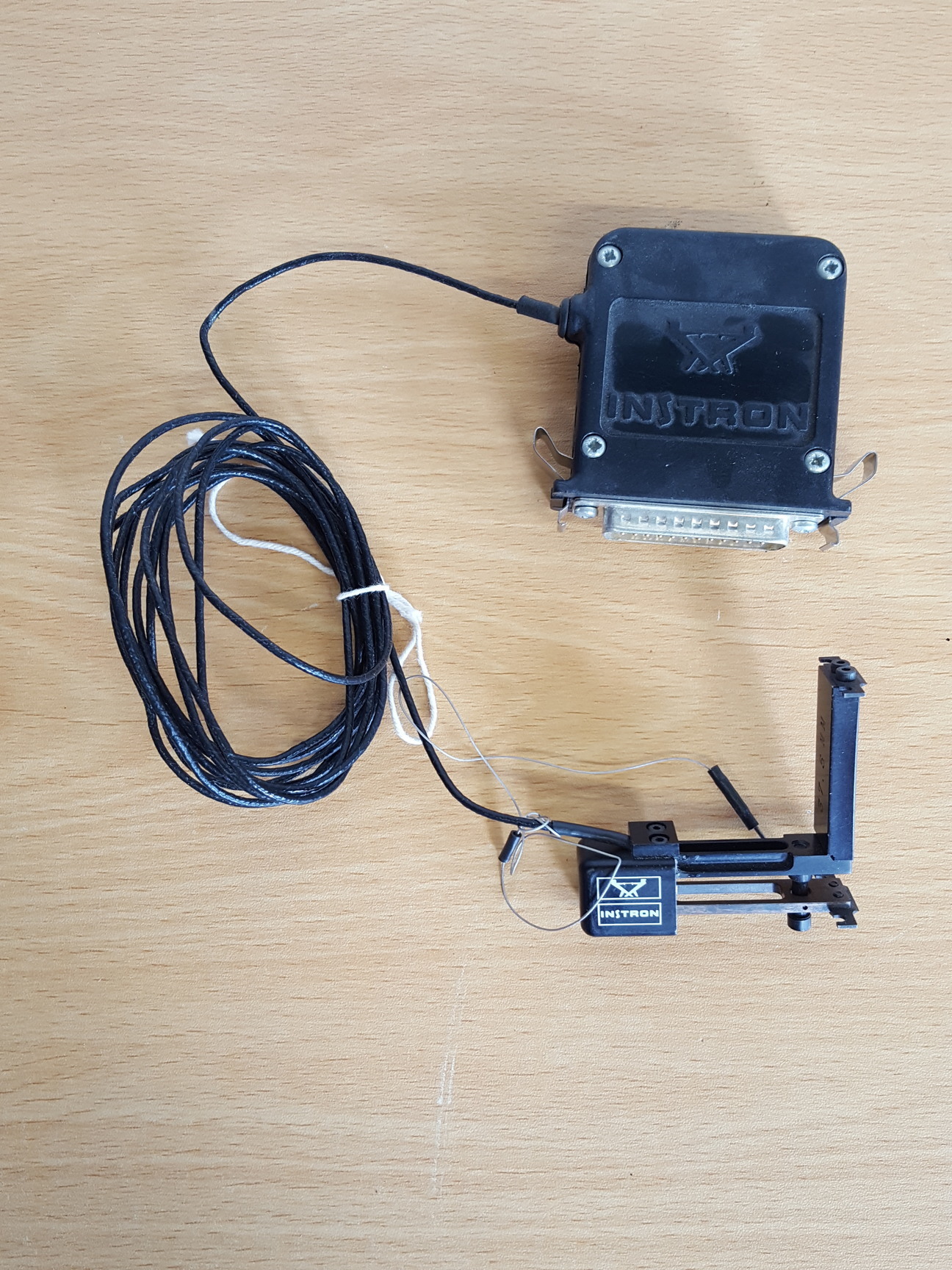 Image of Instron Strain Gage Extensometer Cat No 2620-602 Travel-2.5mm Lab