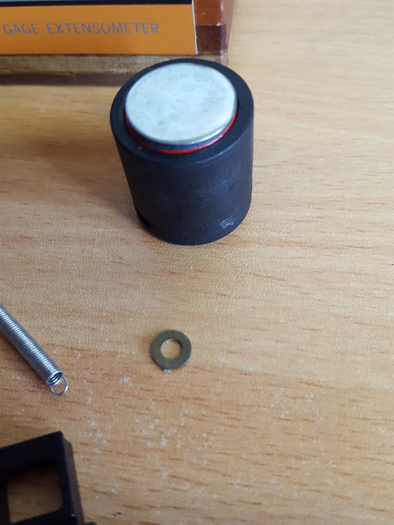 Image of Instron Strain Gage Extensometer Cat No 2620-602 Travel-2.5mm Lab