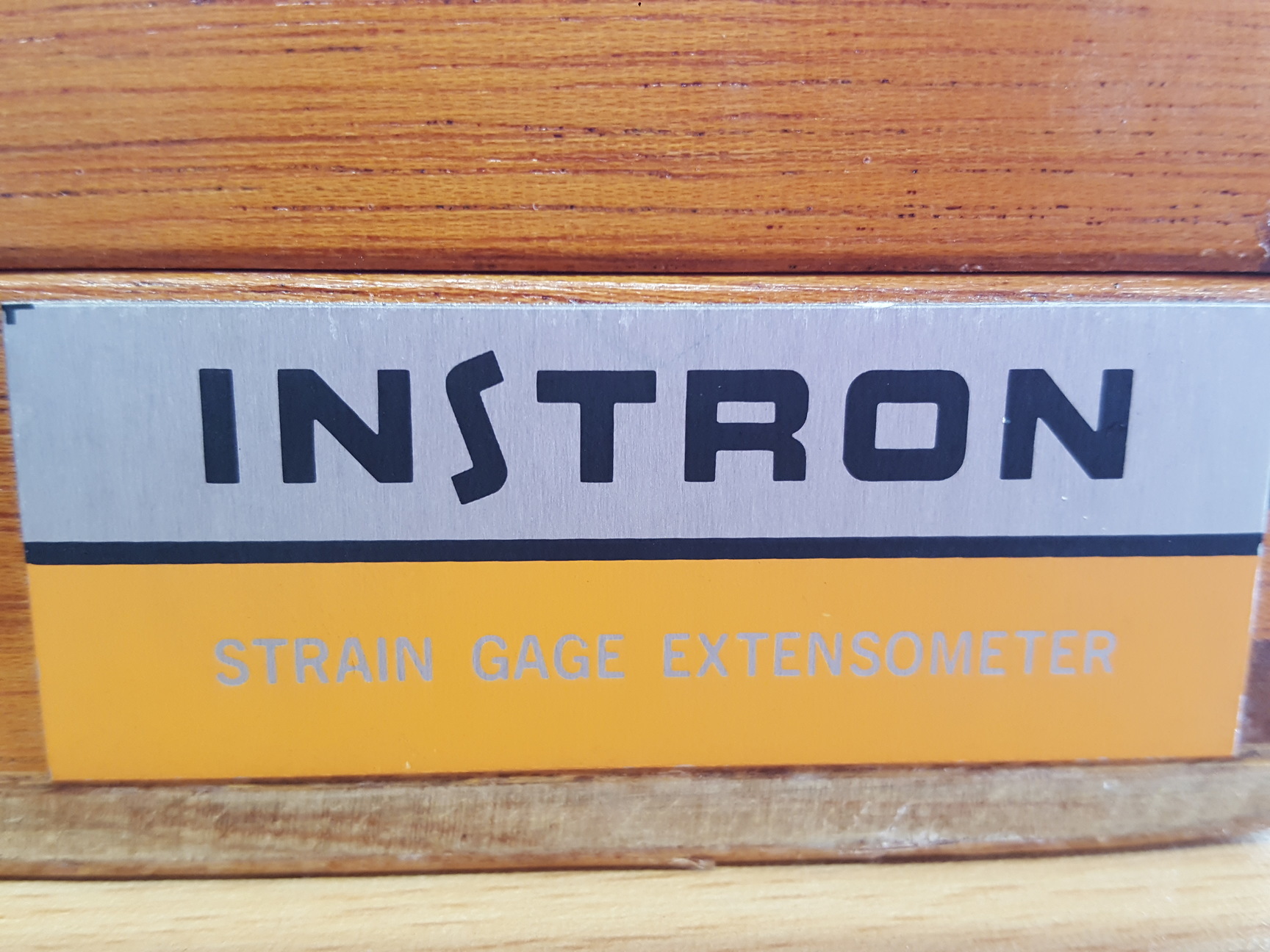 Image of Instron Strain Gage Extensometer Cat No 2620-602 Travel-2.5mm Lab