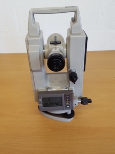 Thumbnail image of Sokkia / Sokkisha DT6 Digital Theodolite Site Level with Tripod Lab