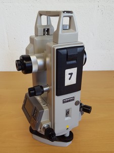 Thumbnail image of Sokkia / Sokkisha DT6 Digital Theodolite Site Level with Tripod Lab