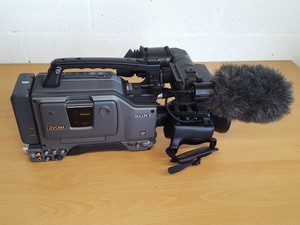 Thumbnail image of SONY DSR-300P Digital Camcorder + Batteries, Charger, Bag 