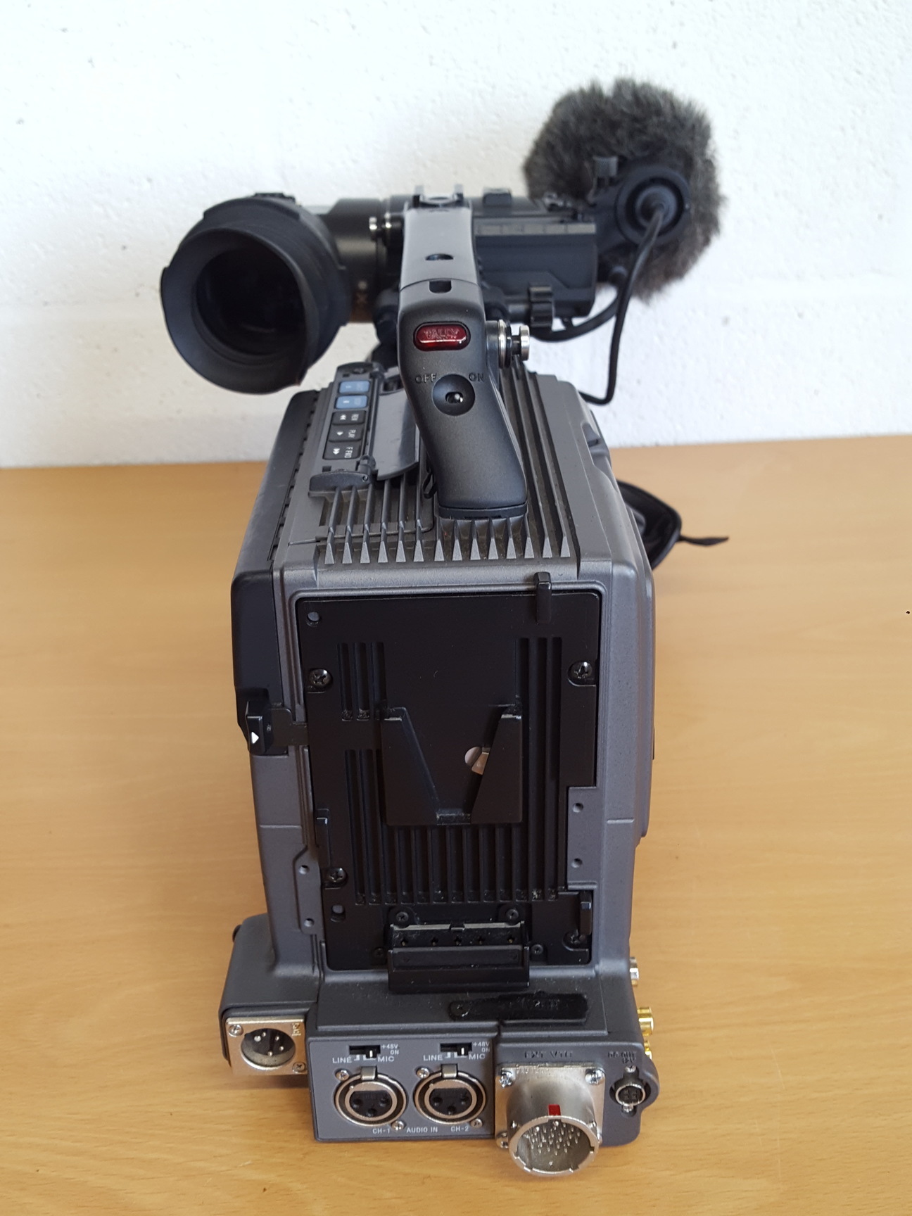 Image of SONY DSR-300P Digital Camcorder + Batteries, Charger, Bag 