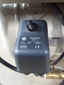 Thumbnail image of Jun-Air 2000 Oil-Less Air Silent Compressor Lab