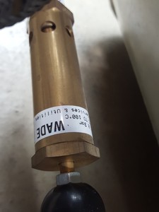 Thumbnail image of Jun-Air 2000 Oil-Less Air Silent Compressor Lab