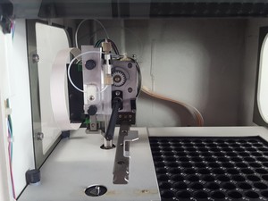 Thumbnail image of Perkin Elmer Series 200 HPLC System - Pumps, Autosampler, Mixer & Manuals Lab