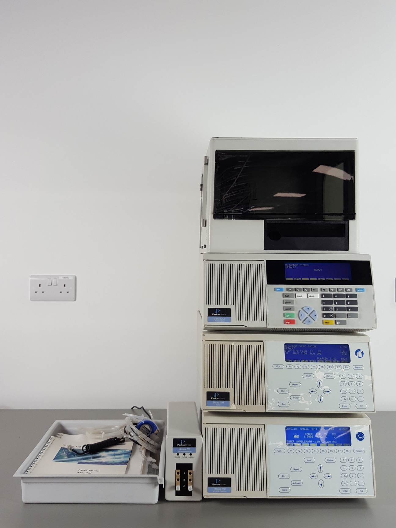 Image of Perkin Elmer 200 Series HPLC System - UV/VIS Detector, Pump, AutoSampler Lab
