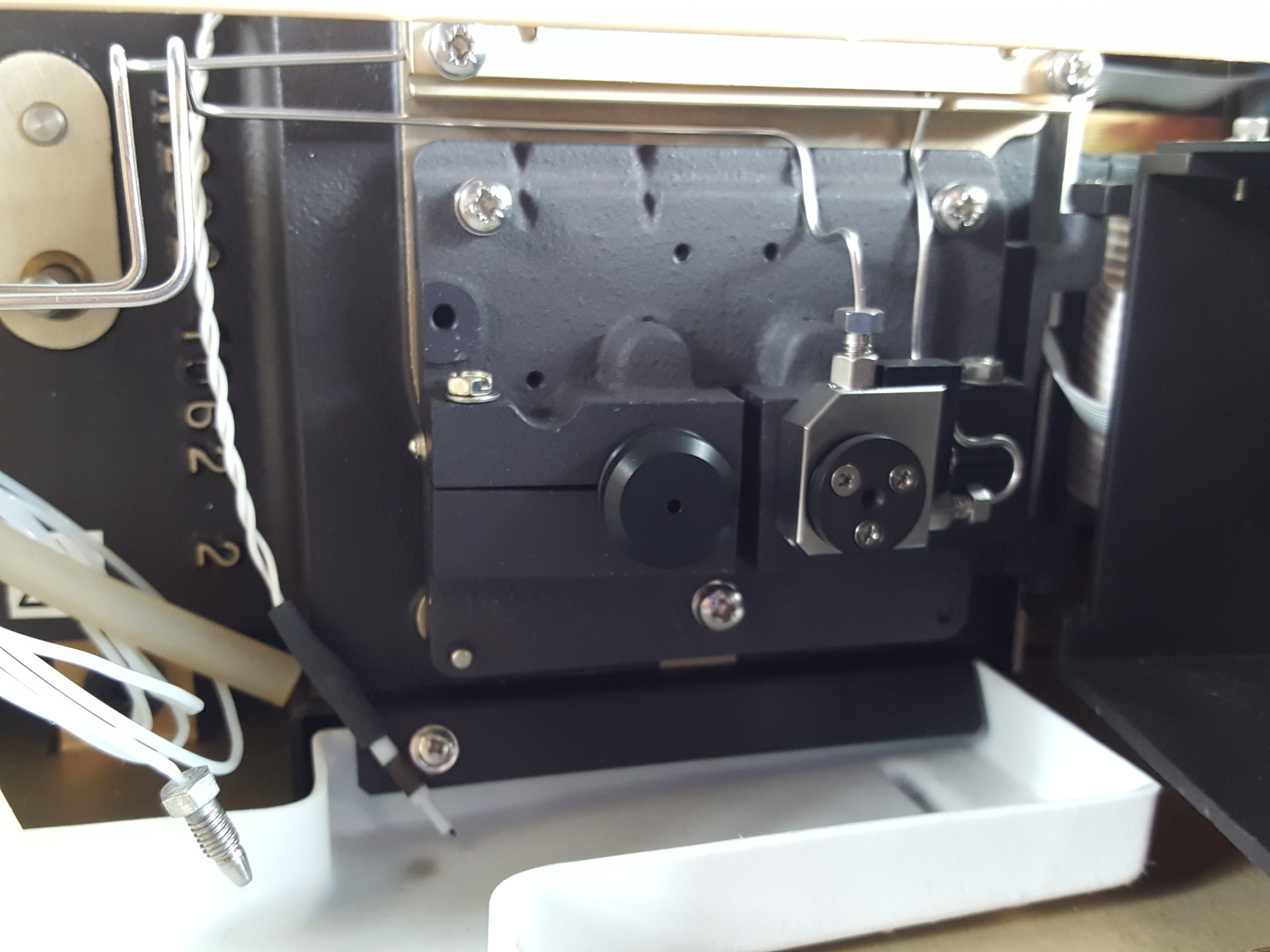 Image of Perkin Elmer 200 Series HPLC System - UV/VIS Detector, Pump, AutoSampler Lab