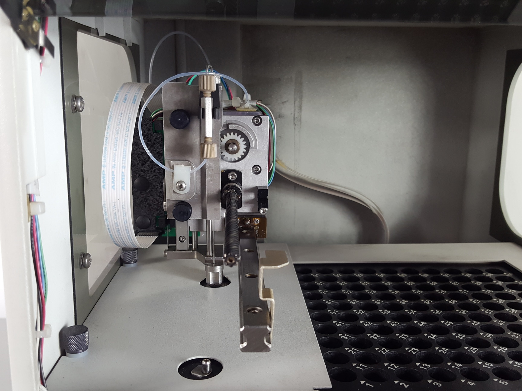 Image of Perkin Elmer 200 Series HPLC System - UV/VIS Detector, Pump, AutoSampler Lab