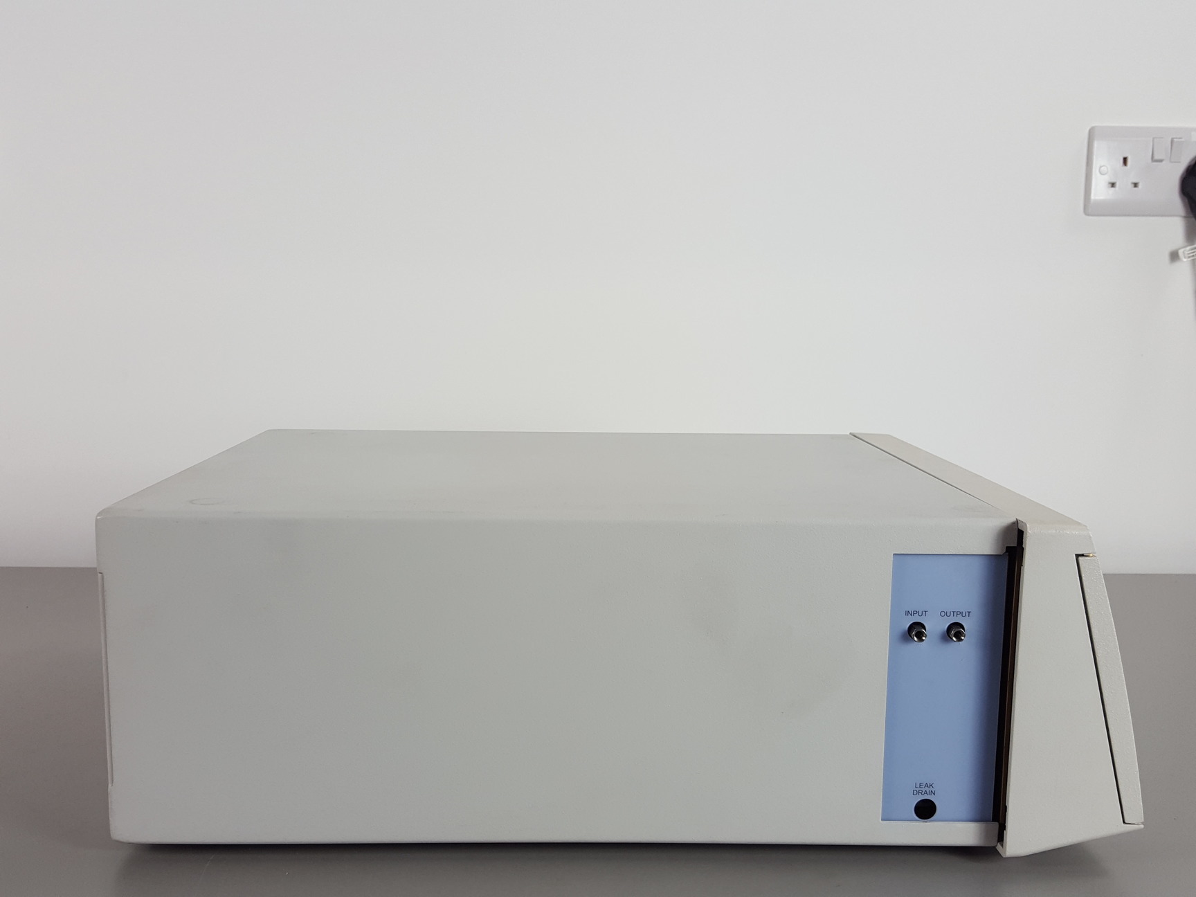 Image of Perkin Elmer 200 Series HPLC System - UV/VIS Detector, Pump, AutoSampler Lab