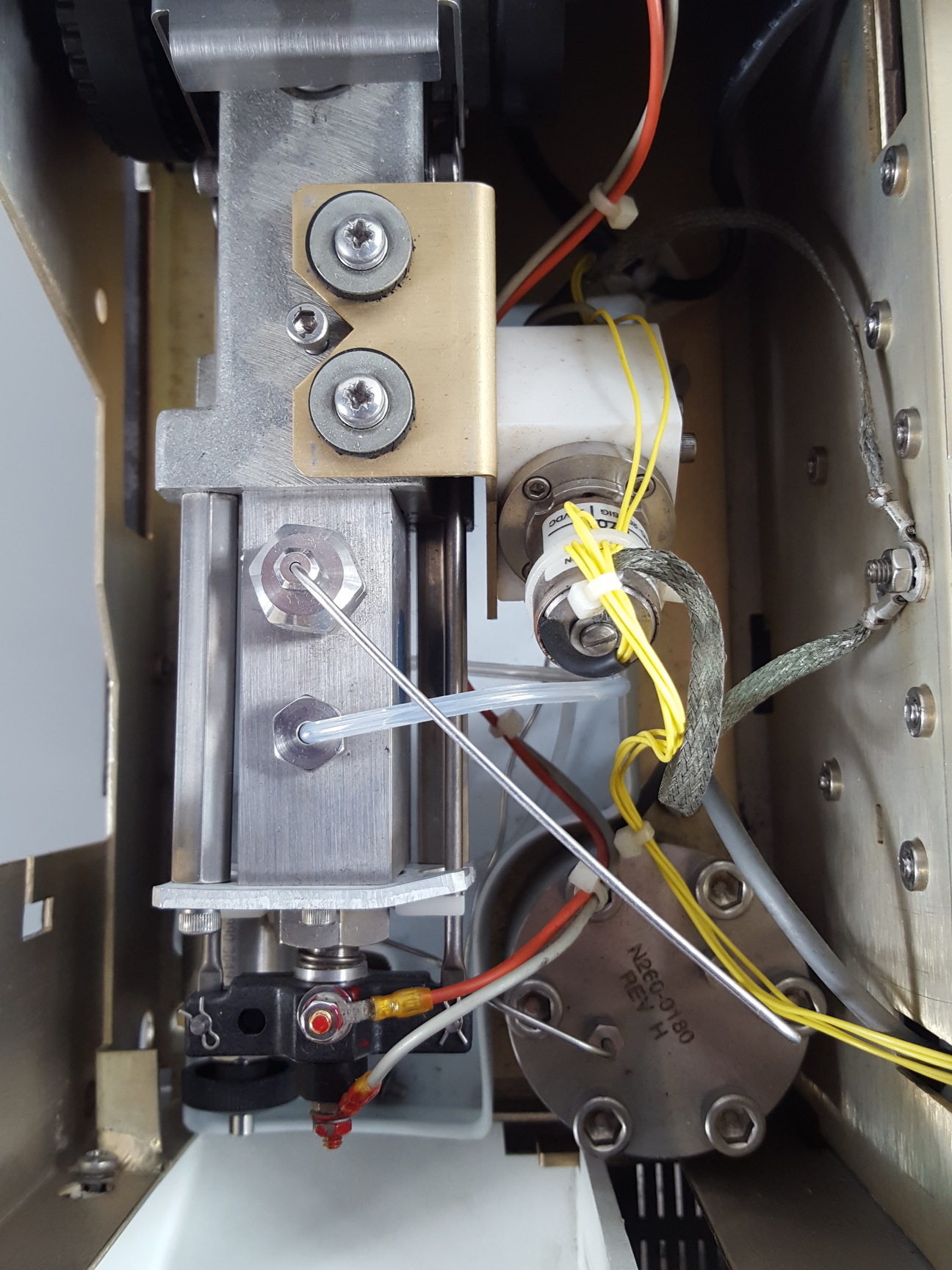 Image of Perkin Elmer 200 Series HPLC System - UV/VIS Detector, Pump, AutoSampler Lab