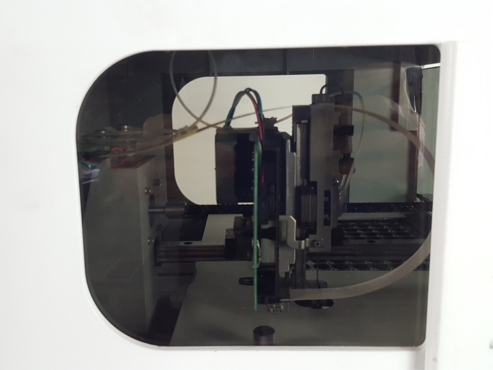 Image of Perkin Elmer 200 Series HPLC System - UV/VIS Detector, Pump, AutoSampler Lab