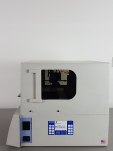 Thumbnail image of Perkin Elmer 200 Series HPLC System - UV/VIS Detector, Pump, AutoSampler Lab