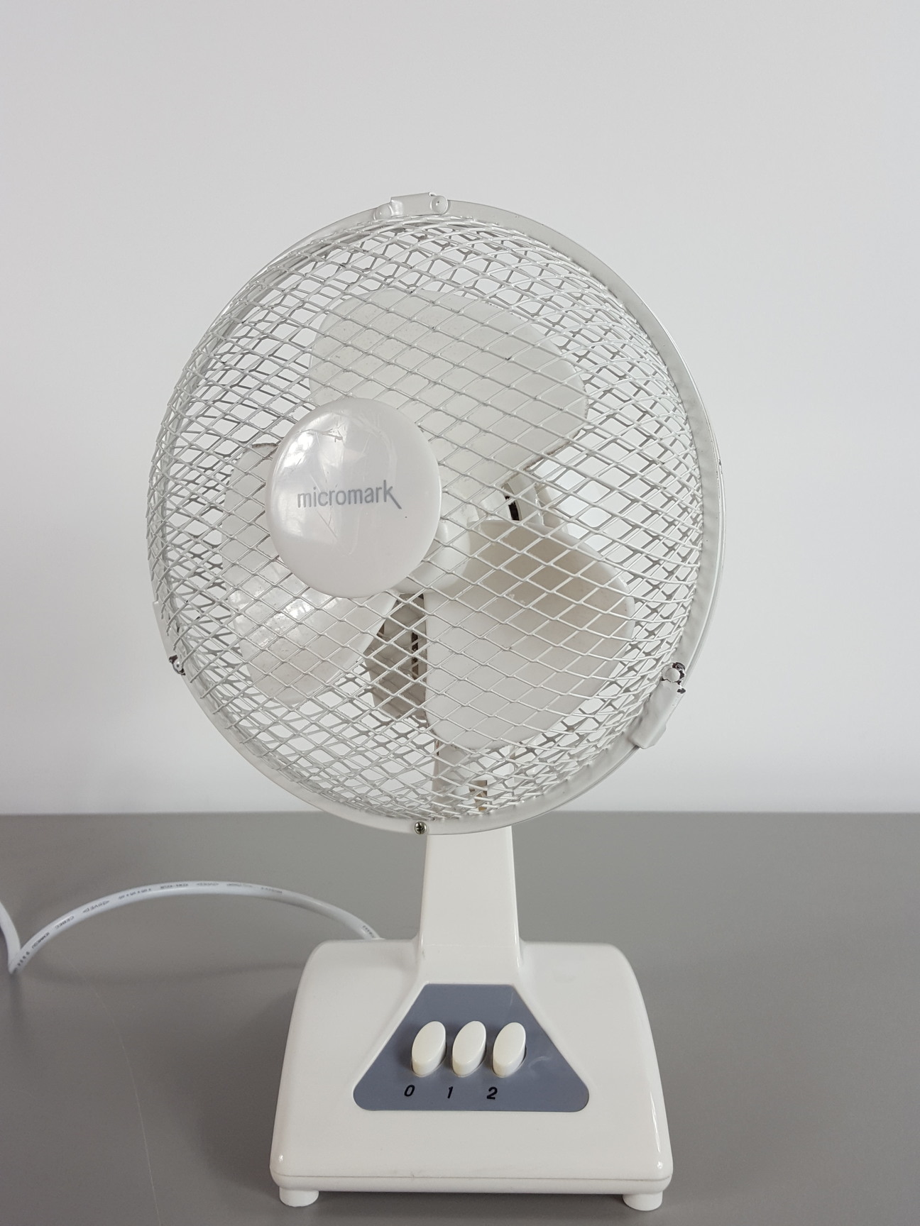 Image of Job Lot 106 x Micromark MM30082 Two Speed Electric Desk Fans 23cm 9" Diameter