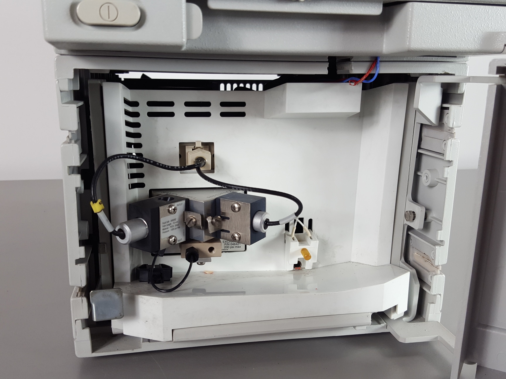 Image of Dionex AD20 Absorbance Detector HPLC Spares / Repairs Lab