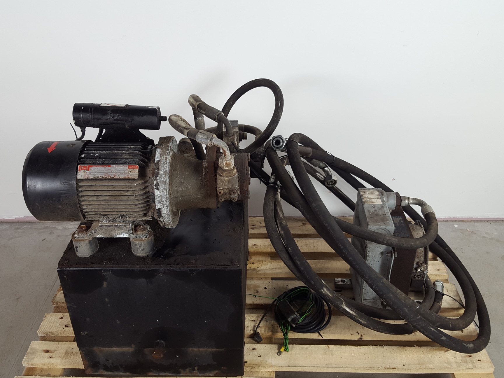 Image of Occo Coolers Ltd Hydraulic Oil Cooling Unit & Electrodrives Ltd D90L Pump  Lab