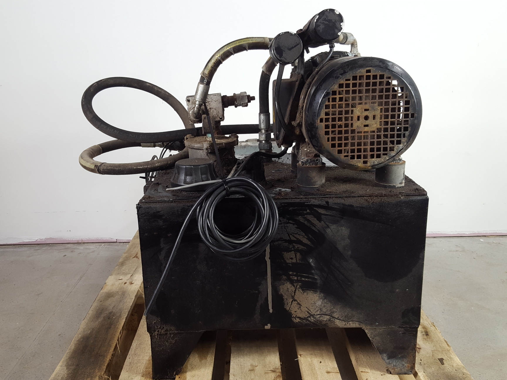 Image of Occo Coolers Ltd Hydraulic Oil Cooling Unit & Electrodrives Ltd D90L Pump  Lab