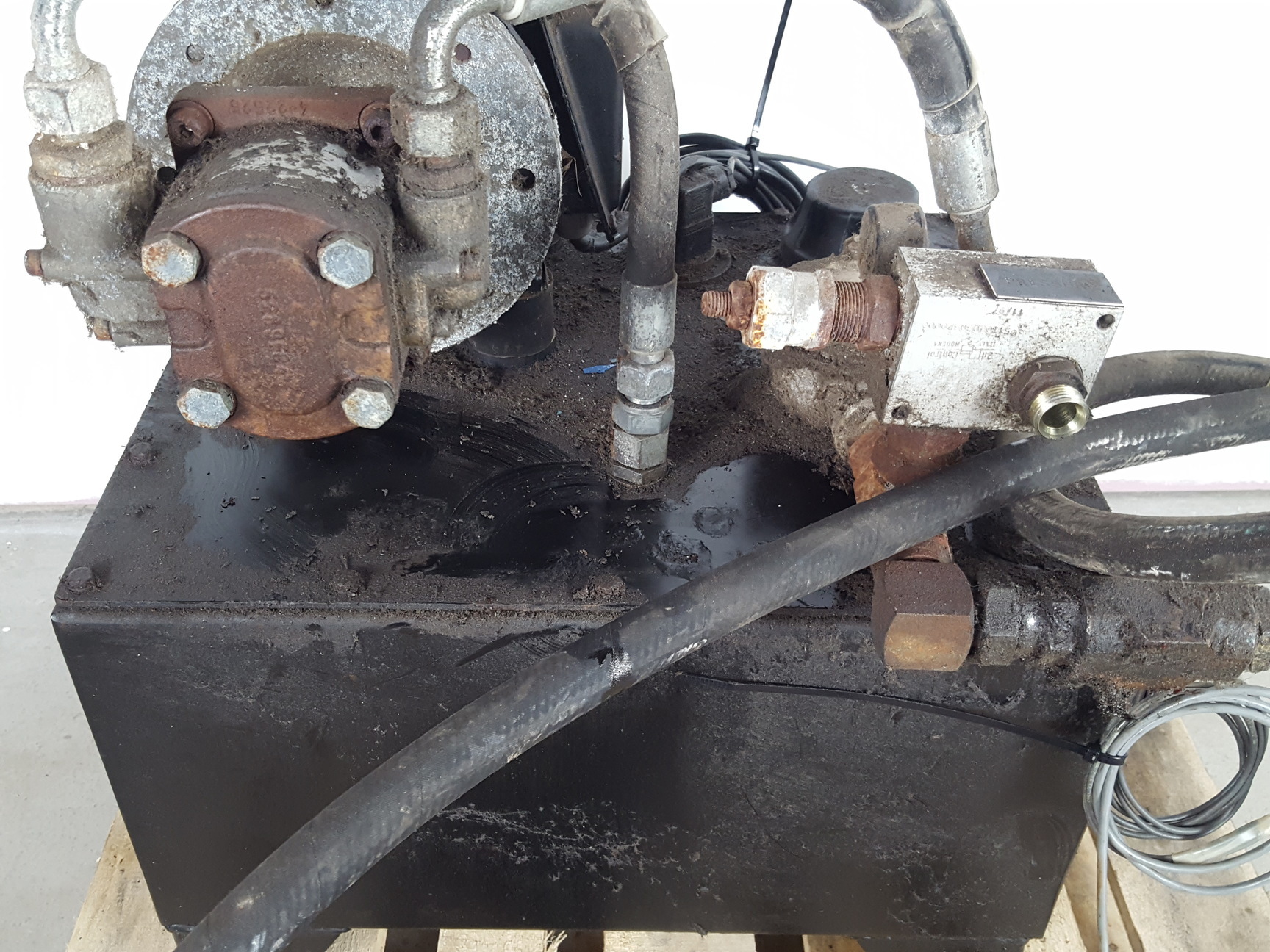 Image of Occo Coolers Ltd Hydraulic Oil Cooling Unit & Electrodrives Ltd D90L Pump  Lab