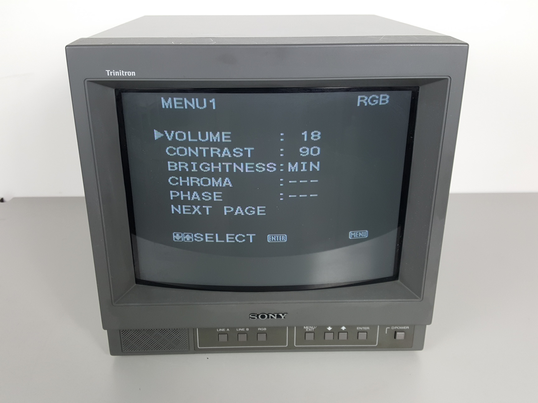 Image of SONY 13" Trinitron Colour Video CRT  Monitor. Model no. PVM-14N6E 