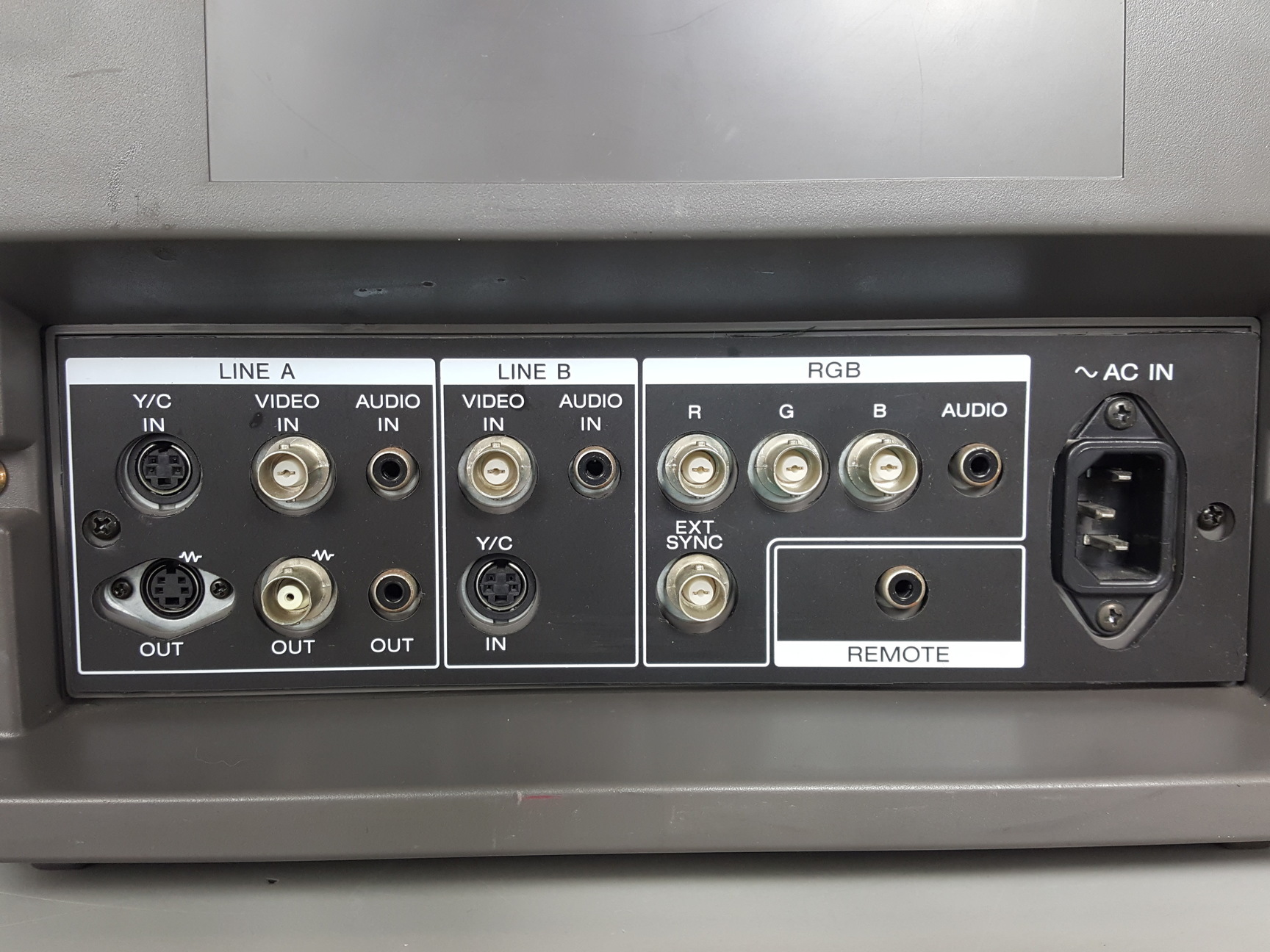 Image of SONY 13" Trinitron Colour Video CRT  Monitor. Model no. PVM-14N6E 