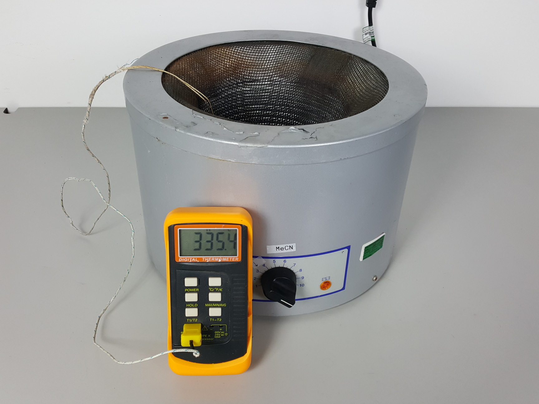 Image of Fisher Scientific Electrothermal Heating Mantle Cat no. FB68925 Lab